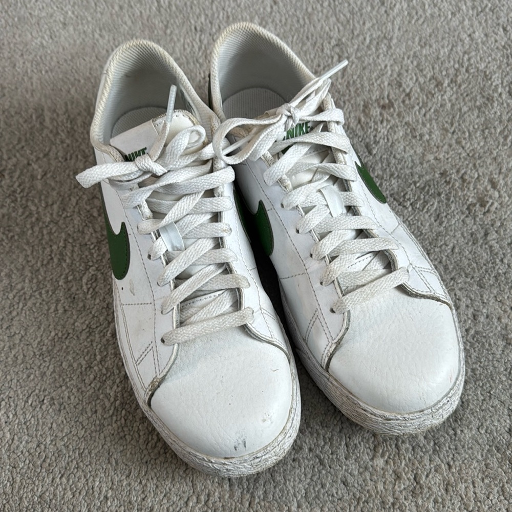 Nike Blazer Low 'White Forest Green' sneaker youth size 6.5 fits women size 8